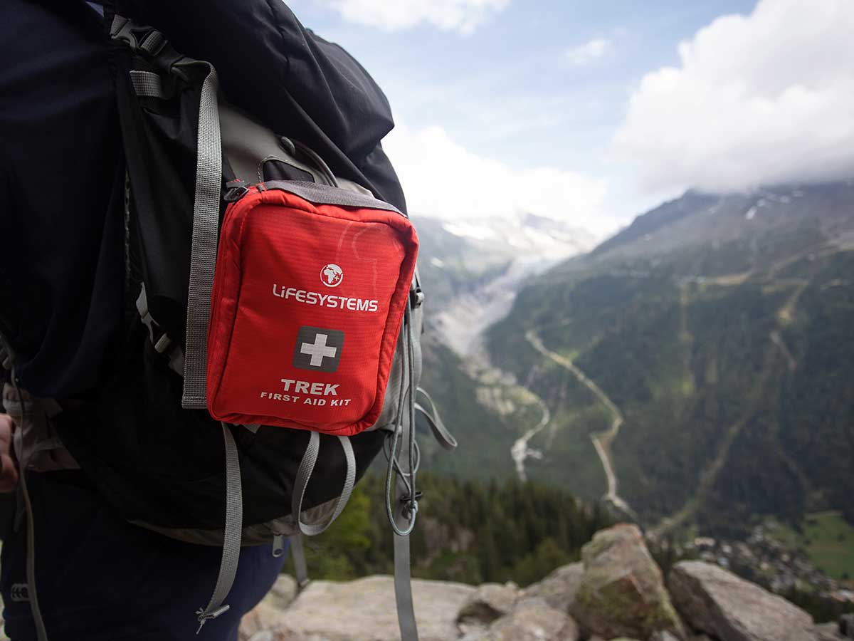 5 Easy Bits of First Aid to Learn Before Heading into the Hills