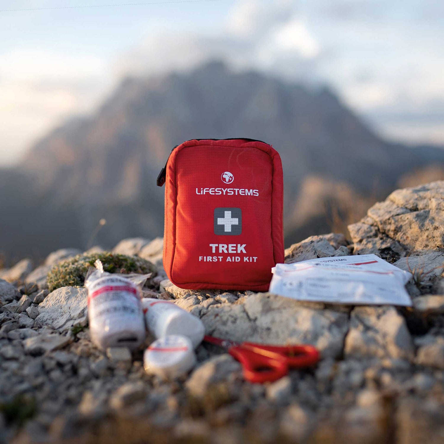 Life Kit Basic Trek First Aid Kit | Travel First Aid Kit | Lifesystems