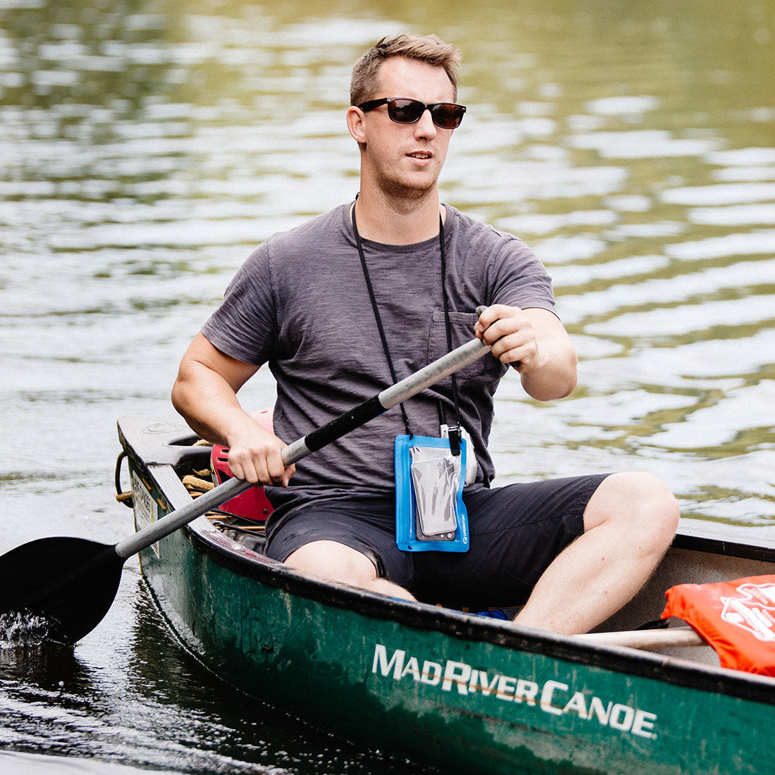 Waterproof case for shop canoeing